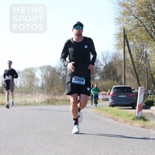 06.04.2025 - 44. Internationalen Wilhelmsburger Insellauf Jannik Wohlers http://msf.ph/oto/7622127 06.04.2025 10:18:05 Laufen 3909, 18, 31, 6923 meine-sportfotos.de
