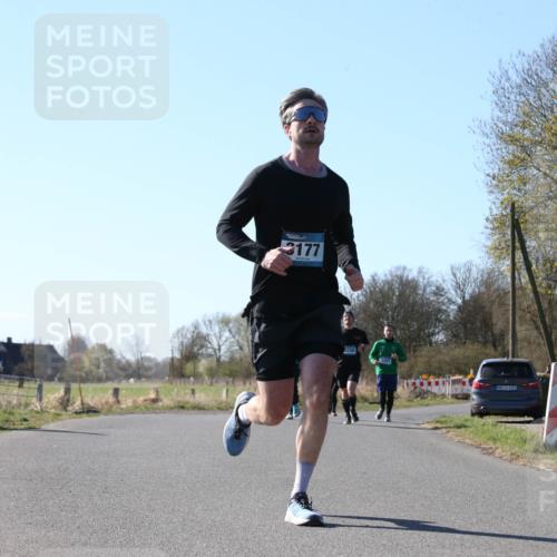 06.04.2025 - 44. Internationalen Wilhelmsburger Insellauf Jannik Wohlers http://msf.ph/oto/7622136 06.04.2025 10:18:10 Laufen 3177, 3356, 3267 meine-sportfotos.de