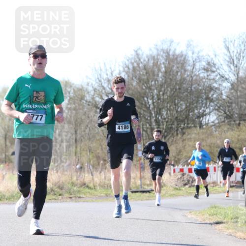 06.04.2025 - 44. Internationalen Wilhelmsburger Insellauf Jannik Wohlers http://msf.ph/oto/7622178 06.04.2025 10:18:28 Laufen 777, 4186, 3359, 4321 meine-sportfotos.de
