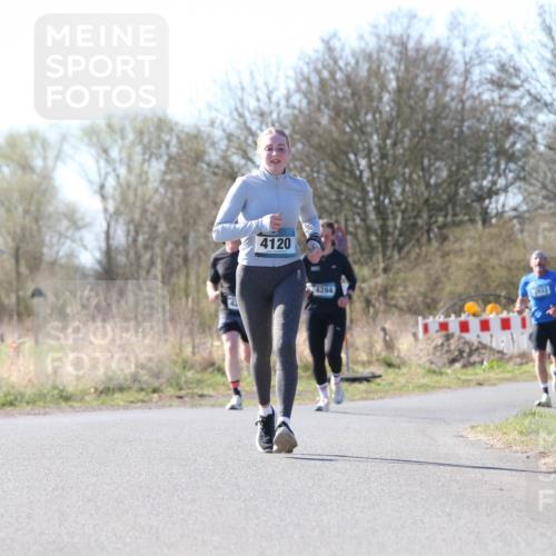 06.04.2025 - 44. Internationalen Wilhelmsburger Insellauf Jannik Wohlers http://msf.ph/oto/7622237 06.04.2025 10:19:16 Laufen 4120, 4284 meine-sportfotos.de