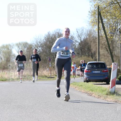 06.04.2025 - 44. Internationalen Wilhelmsburger Insellauf Jannik Wohlers http://msf.ph/oto/7622241 06.04.2025 10:19:19 Laufen 4263, 4264, 4120, 31, 4323 meine-sportfotos.de