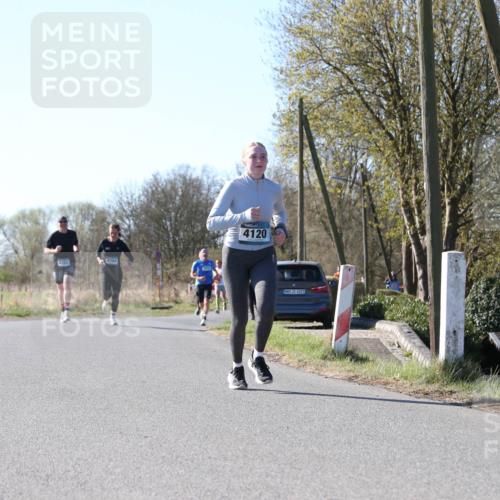 06.04.2025 - 44. Internationalen Wilhelmsburger Insellauf Jannik Wohlers http://msf.ph/oto/7622244 06.04.2025 10:19:19 Laufen 4284, 4120, 31, 4323 meine-sportfotos.de