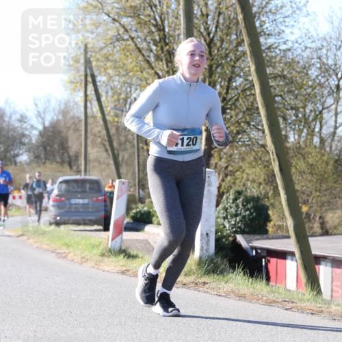 06.04.2025 - 44. Internationalen Wilhelmsburger Insellauf Jannik Wohlers http://msf.ph/oto/7622248 06.04.2025 10:19:20 Laufen 120 meine-sportfotos.de