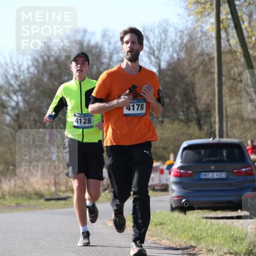 06.04.2025 - 44. Internationalen Wilhelmsburger Insellauf Jannik Wohlers http://msf.ph/oto/7622266 06.04.2025 10:19:40 Laufen 4128, 4178, 31, 4321 meine-sportfotos.de