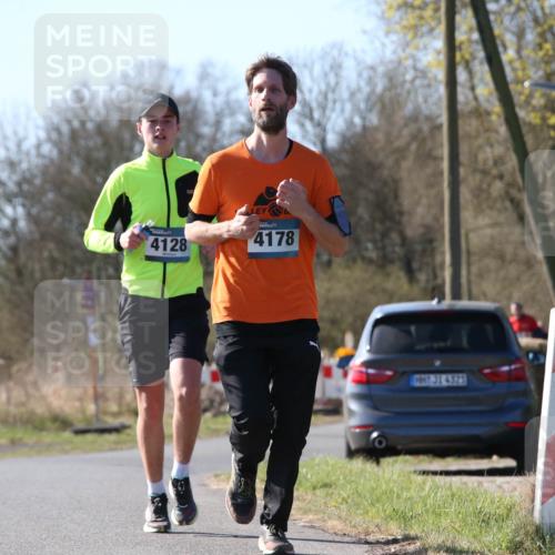 06.04.2025 - 44. Internationalen Wilhelmsburger Insellauf Jannik Wohlers http://msf.ph/oto/7622267 06.04.2025 10:19:40 Laufen 4128, 4178 meine-sportfotos.de