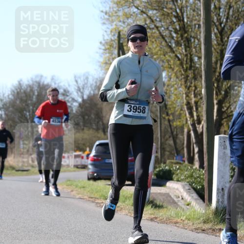 06.04.2025 - 44. Internationalen Wilhelmsburger Insellauf Jannik Wohlers http://msf.ph/oto/7622291 06.04.2025 10:19:58 Laufen 4534, 3958, 3174 meine-sportfotos.de