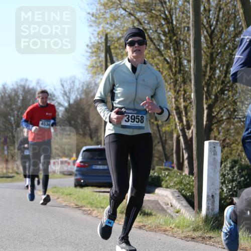06.04.2025 - 44. Internationalen Wilhelmsburger Insellauf Jannik Wohlers http://msf.ph/oto/7622292 06.04.2025 10:19:58 Laufen 4534, 3958, 3174 meine-sportfotos.de