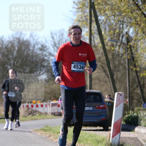06.04.2025 - 44. Internationalen Wilhelmsburger Insellauf Jannik Wohlers http://msf.ph/oto/7622296 06.04.2025 10:19:59 Laufen 5067, 4534, 14929 meine-sportfotos.de