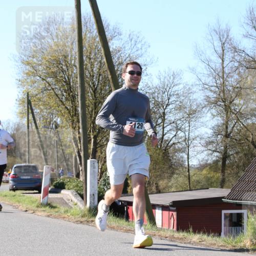 06.04.2025 - 44. Internationalen Wilhelmsburger Insellauf Jannik Wohlers http://msf.ph/oto/7622328 06.04.2025 10:20:17 Laufen 4293, 129 meine-sportfotos.de