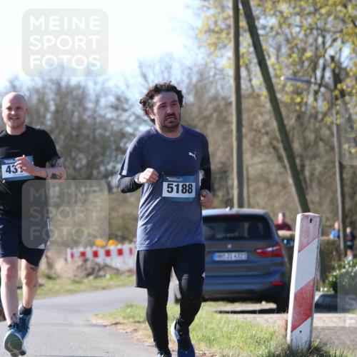 06.04.2025 - 44. Internationalen Wilhelmsburger Insellauf Jannik Wohlers http://msf.ph/oto/7622337 06.04.2025 10:20:20 Laufen 43, 10, 5188, 08, 31, 4323 meine-sportfotos.de