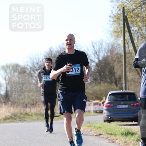 06.04.2025 - 44. Internationalen Wilhelmsburger Insellauf Jannik Wohlers http://msf.ph/oto/7622343 06.04.2025 10:20:21 Laufen 4124, 312, 5188 meine-sportfotos.de