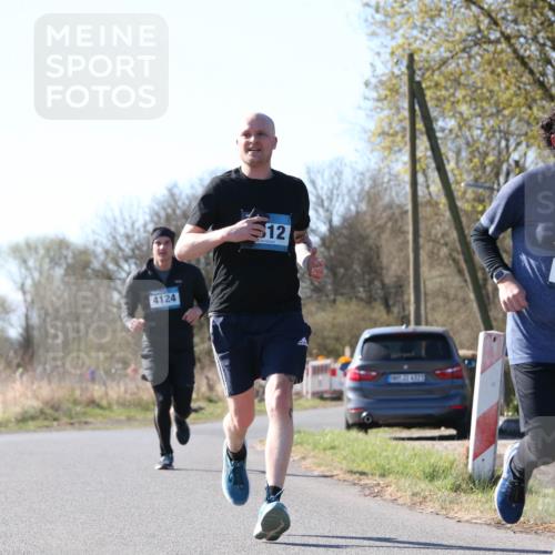 06.04.2025 - 44. Internationalen Wilhelmsburger Insellauf Jannik Wohlers http://msf.ph/oto/7622345 06.04.2025 10:20:22 Laufen 4124, 12, 5188 meine-sportfotos.de