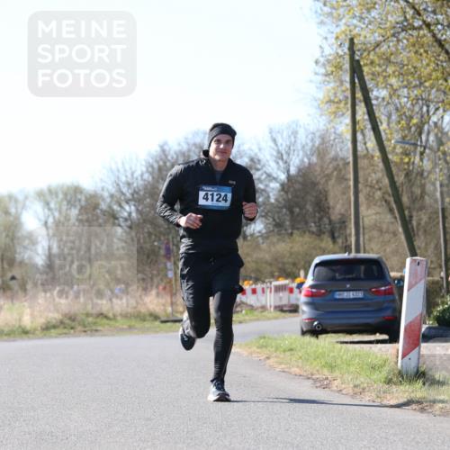 06.04.2025 - 44. Internationalen Wilhelmsburger Insellauf Jannik Wohlers http://msf.ph/oto/7622351 06.04.2025 10:20:23 Laufen 4124 meine-sportfotos.de
