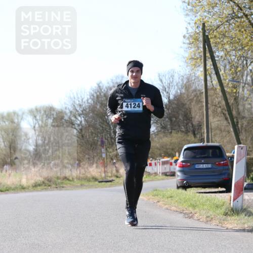 06.04.2025 - 44. Internationalen Wilhelmsburger Insellauf Jannik Wohlers http://msf.ph/oto/7622353 06.04.2025 10:20:24 Laufen 4124, 31, 4321 meine-sportfotos.de