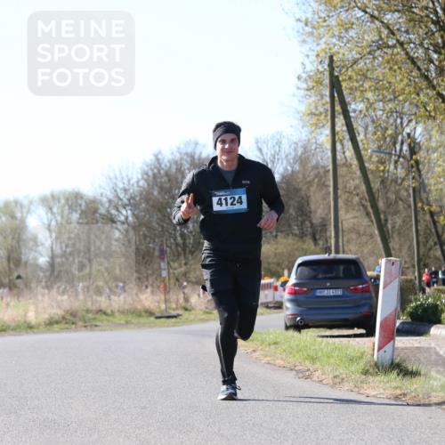 06.04.2025 - 44. Internationalen Wilhelmsburger Insellauf Jannik Wohlers http://msf.ph/oto/7622355 06.04.2025 10:20:24 Laufen 4124, 31, 4321 meine-sportfotos.de
