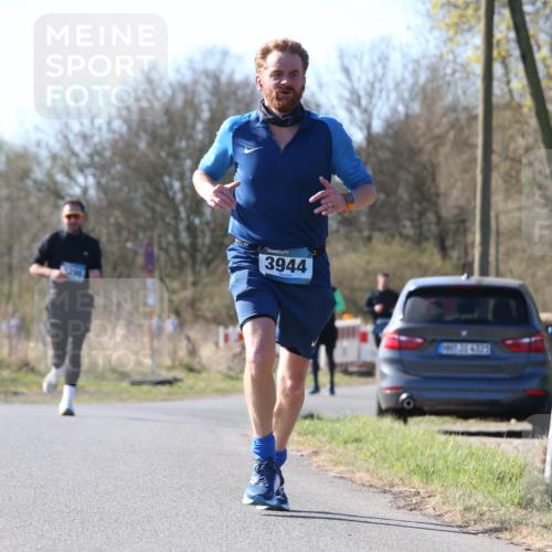 06.04.2025 - 44. Internationalen Wilhelmsburger Insellauf Jannik Wohlers http://msf.ph/oto/7622367 06.04.2025 10:20:44 Laufen 3944, 31, 4323 meine-sportfotos.de
