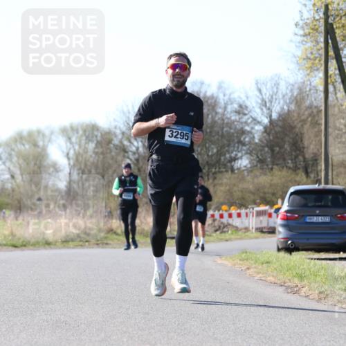 06.04.2025 - 44. Internationalen Wilhelmsburger Insellauf Jannik Wohlers http://msf.ph/oto/7622380 06.04.2025 10:20:50 Laufen 3295, 31, 4321 meine-sportfotos.de