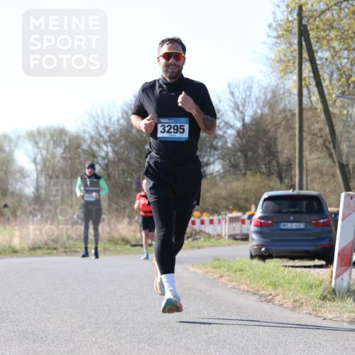 06.04.2025 - 44. Internationalen Wilhelmsburger Insellauf Jannik Wohlers http://msf.ph/oto/7622384 06.04.2025 10:20:50 Laufen 3295 meine-sportfotos.de