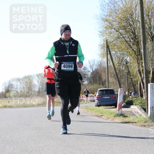 06.04.2025 - 44. Internationalen Wilhelmsburger Insellauf Jannik Wohlers http://msf.ph/oto/7622396 06.04.2025 10:20:59 Laufen 4099 meine-sportfotos.de