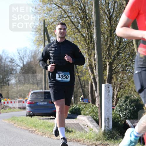 06.04.2025 - 44. Internationalen Wilhelmsburger Insellauf Jannik Wohlers http://msf.ph/oto/7622399 06.04.2025 10:21:01 Laufen 3350 meine-sportfotos.de