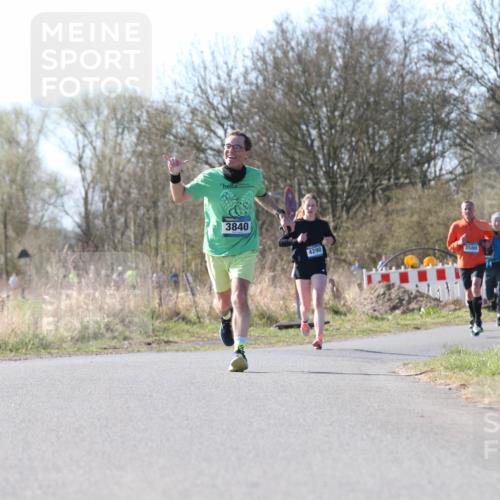 06.04.2025 - 44. Internationalen Wilhelmsburger Insellauf Jannik Wohlers http://msf.ph/oto/7622404 06.04.2025 10:21:04 Laufen 3840, 4290, 3580, 432 meine-sportfotos.de