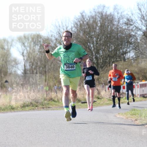 06.04.2025 - 44. Internationalen Wilhelmsburger Insellauf Jannik Wohlers http://msf.ph/oto/7622409 06.04.2025 10:21:06 Laufen 3840, 4290, 3560, 432 meine-sportfotos.de