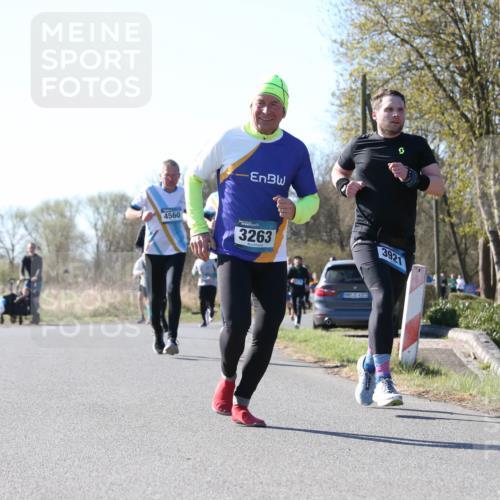 06.04.2025 - 44. Internationalen Wilhelmsburger Insellauf Jannik Wohlers http://msf.ph/oto/7622473 06.04.2025 10:21:44 Laufen 4560, 3921, 3263, 1438, 38, 6523 meine-sportfotos.de
