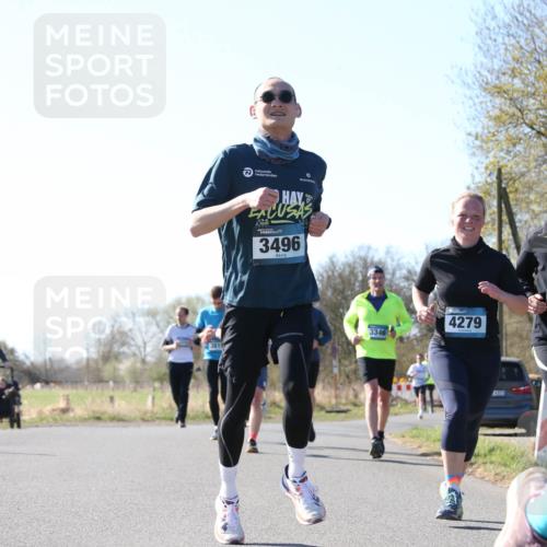 06.04.2025 - 44. Internationalen Wilhelmsburger Insellauf Jannik Wohlers http://msf.ph/oto/7622517 06.04.2025 10:21:55 Laufen 3496, 3346, 4279, 15223, 4278, 3 meine-sportfotos.de