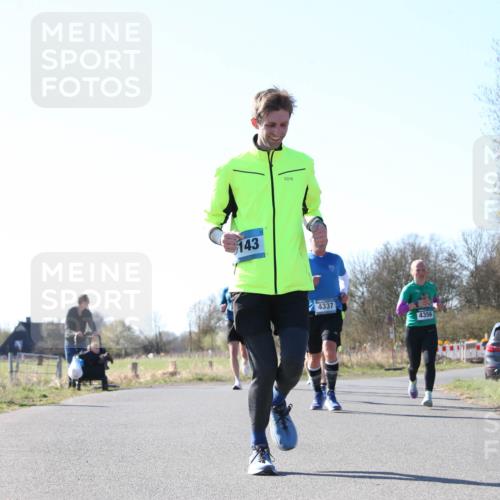 06.04.2025 - 44. Internationalen Wilhelmsburger Insellauf Jannik Wohlers http://msf.ph/oto/7622572 06.04.2025 10:22:13 Laufen 143, 4337, 4356 meine-sportfotos.de