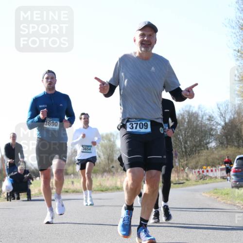 06.04.2025 - 44. Internationalen Wilhelmsburger Insellauf Jannik Wohlers http://msf.ph/oto/7622581 06.04.2025 10:22:16 Laufen 3690, 3654, 3709, 1458, 31, 4923 meine-sportfotos.de