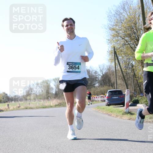 06.04.2025 - 44. Internationalen Wilhelmsburger Insellauf Jannik Wohlers http://msf.ph/oto/7622598 06.04.2025 10:22:20 Laufen 3654, 253 meine-sportfotos.de