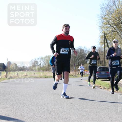 06.04.2025 - 44. Internationalen Wilhelmsburger Insellauf Jannik Wohlers http://msf.ph/oto/7622604 06.04.2025 10:22:35 Laufen 4264, 4047, 31, 4323, 3675 meine-sportfotos.de