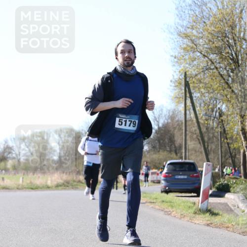 06.04.2025 - 44. Internationalen Wilhelmsburger Insellauf Jannik Wohlers http://msf.ph/oto/7622624 06.04.2025 10:22:41 Laufen 5179 meine-sportfotos.de