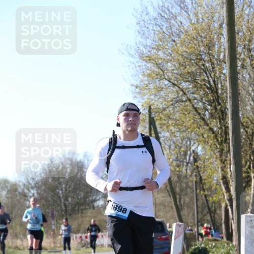 06.04.2025 - 44. Internationalen Wilhelmsburger Insellauf Jannik Wohlers http://msf.ph/oto/7622637 06.04.2025 10:22:45 Laufen 898 meine-sportfotos.de