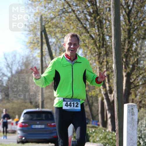 06.04.2025 - 44. Internationalen Wilhelmsburger Insellauf Jannik Wohlers http://msf.ph/oto/7622687 06.04.2025 10:23:11 Laufen 4412 meine-sportfotos.de
