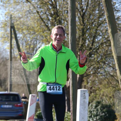 06.04.2025 - 44. Internationalen Wilhelmsburger Insellauf Jannik Wohlers http://msf.ph/oto/7622690 06.04.2025 10:23:11 Laufen 4412 meine-sportfotos.de