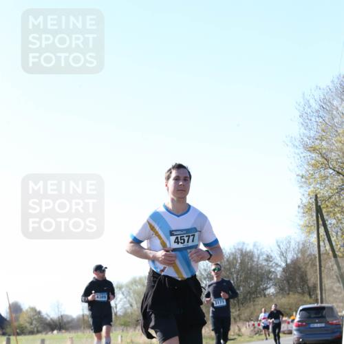 06.04.2025 - 44. Internationalen Wilhelmsburger Insellauf Jannik Wohlers http://msf.ph/oto/7622720 06.04.2025 10:23:22 Laufen 4577, 4389, 3171 meine-sportfotos.de