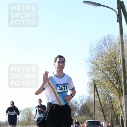 06.04.2025 - 44. Internationalen Wilhelmsburger Insellauf Jannik Wohlers http://msf.ph/oto/7622722 06.04.2025 10:23:23 Laufen 4385, 3076, 4577 meine-sportfotos.de