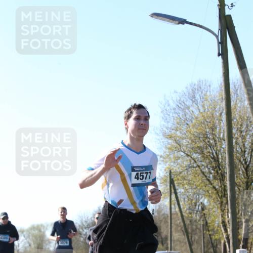 06.04.2025 - 44. Internationalen Wilhelmsburger Insellauf Jannik Wohlers http://msf.ph/oto/7622724 06.04.2025 10:23:23 Laufen 4389, 3076, 4577 meine-sportfotos.de