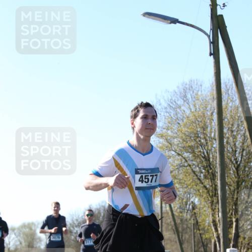 06.04.2025 - 44. Internationalen Wilhelmsburger Insellauf Jannik Wohlers http://msf.ph/oto/7622725 06.04.2025 10:23:23 Laufen 3076, 317, 4577 meine-sportfotos.de