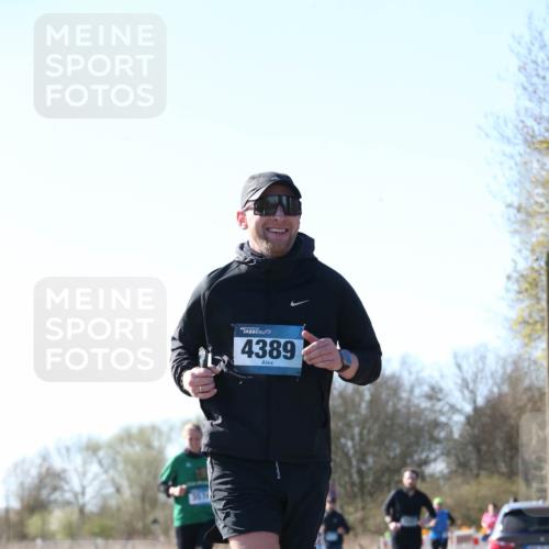 06.04.2025 - 44. Internationalen Wilhelmsburger Insellauf Jannik Wohlers http://msf.ph/oto/7622741 06.04.2025 10:23:26 Laufen 4389 meine-sportfotos.de