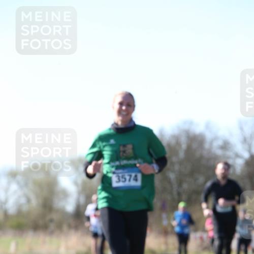 06.04.2025 - 44. Internationalen Wilhelmsburger Insellauf Jannik Wohlers http://msf.ph/oto/7622745 06.04.2025 10:23:30 Laufen 3574 meine-sportfotos.de
