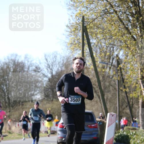 06.04.2025 - 44. Internationalen Wilhelmsburger Insellauf Jannik Wohlers http://msf.ph/oto/7622747 06.04.2025 10:23:32 Laufen 3503 meine-sportfotos.de