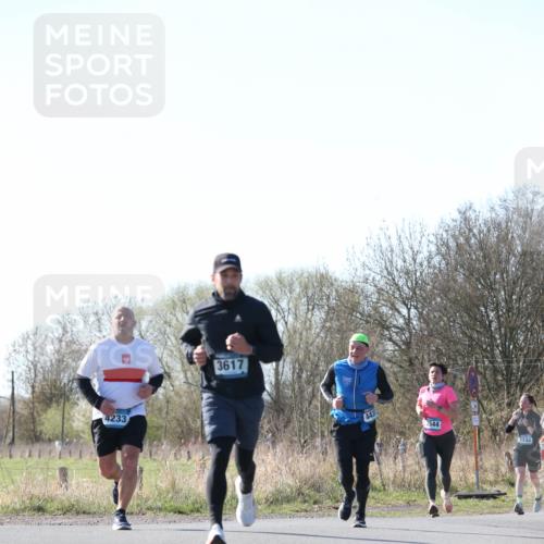 06.04.2025 - 44. Internationalen Wilhelmsburger Insellauf Jannik Wohlers http://msf.ph/oto/7622750 06.04.2025 10:23:34 Laufen 4233, 3617, 3544, 5132 meine-sportfotos.de