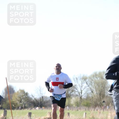 06.04.2025 - 44. Internationalen Wilhelmsburger Insellauf Jannik Wohlers http://msf.ph/oto/7622752 06.04.2025 10:23:36 Laufen 4233 meine-sportfotos.de