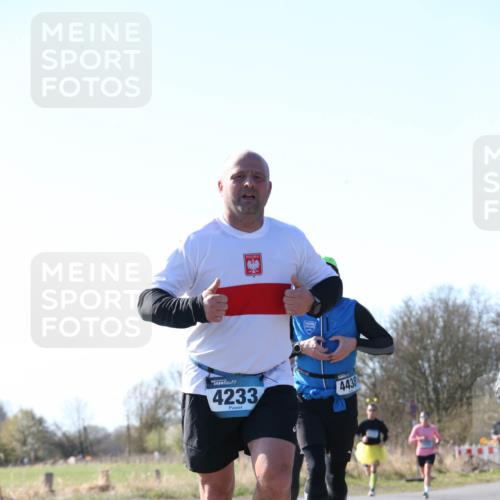 06.04.2025 - 44. Internationalen Wilhelmsburger Insellauf Jannik Wohlers http://msf.ph/oto/7622763 06.04.2025 10:23:40 Laufen 4233, 4438 meine-sportfotos.de