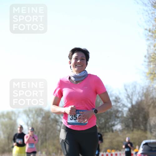 06.04.2025 - 44. Internationalen Wilhelmsburger Insellauf Jannik Wohlers http://msf.ph/oto/7622780 06.04.2025 10:23:43 Laufen 35 meine-sportfotos.de