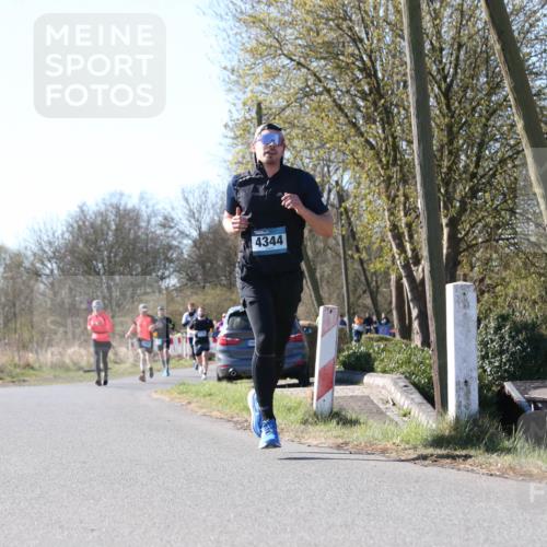 06.04.2025 - 44. Internationalen Wilhelmsburger Insellauf Jannik Wohlers http://msf.ph/oto/7622829 06.04.2025 10:23:56 Laufen 4344 meine-sportfotos.de
