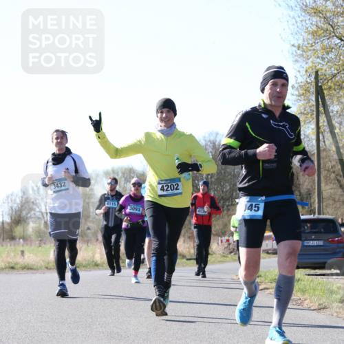06.04.2025 - 44. Internationalen Wilhelmsburger Insellauf Jannik Wohlers http://msf.ph/oto/7622852 06.04.2025 10:24:10 Laufen 3432, 4115, 3093, 4202, 4139, 145, 4321 meine-sportfotos.de