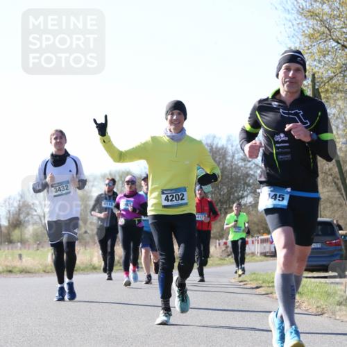 06.04.2025 - 44. Internationalen Wilhelmsburger Insellauf Jannik Wohlers http://msf.ph/oto/7622854 06.04.2025 10:24:11 Laufen 3432, 4115, 093, 4202, 4139, 145, 4321 meine-sportfotos.de